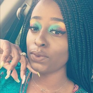 Meet your Posher, Shamika